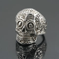 Herren Vintage Gothic Totenkopf Ring mit Kreuzgravur aus antikem silberfarbenem Stahl - Größe 7 / Stahlfarben