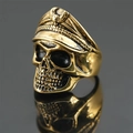 Vintage-Gold-Totenkopfring mit Militärmütze und Adler-Emblem in Used-Optik-Stahl - US 8 / Retro Gold