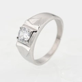 Bague moderne en acier argenté avec diamant rond et anneau aux facettes géométriques - Taille 7 / Argent (Style B)