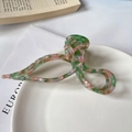 Grande pince à cheveux élégante en acide acétique avec texture marbre vert et rose tordu - Floral Rose et Vert