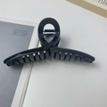 Pinza per capelli nera lucida da 13cm con elegante design a croce e molla in metallo - Stile Incrociato Liscio (11cm)