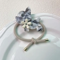 Elastico per capelli con bulldog francese in acetato e piccolo fiore di diamante - Grigio