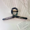Grande pince à cheveux en acétate avec motif marbré bleu foncé et ressort doré - Marbre Noir et Gris (11# Noir et Gris)