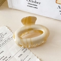 Haarklammer aus Acetat in Creme-Marmor-Optik mit France Handmade Gravur-Detail - 3# Milchweiß