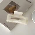 Minimalistische cremeweiße Haarklammer aus Acetat mit handgefertigter Gravur aus Frankreich - Jade Weiß