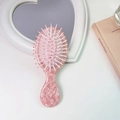 Mini spazzola per capelli con manico in marmo rosa e setole massaggianti - Rosa