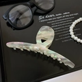 Iridescent acetate hair claw clip with mother-of-pearl shimmer in pearly pink and green - Textured Grey and White