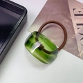 Élastique à cheveux minimaliste en acétate vert à rayures avec ruban élastique brun - Vert