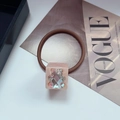 Élastique à cheveux marron avec breloque cube rose et détail d'ours en strass brillant - Rose