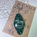 Diamond-shaped dark green marble acrylic keychain with silver metal ring and bear design - Gold Accessories / Green