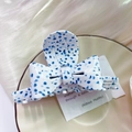 Pinza para el pelo con lazo de acetato blanco y manchas de tinta azul para mujer - Lunares Azul y Blanco