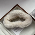 Pluche crèmewitte haarklem voor dames winterkapsels en haaraccessoires mode - 11,5 x 6 cm / Off-wit