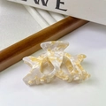 Claw clip in cream yellow marble texture made of high-quality acetate fiber - Yellow/White