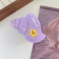 Detail der lila Muschel Haarklammer mit gelbem Seestern auf einer Magazinseite - 4# Lila Muschel