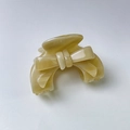 Elegante molletta per capelli a fiocco color crema in acetato con trama marmorizzata - Beige