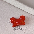 Détail d'une pince à cheveux rouge en forme de souris avec lettrage doré sur lin - Forme d'Oreille Ronde de Dessin Animé (5602927540087)