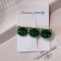 Détail de la pince à cheveux trois chats vert foncé sur sa carte de présentation bijoux - 6# Pince à Cheveux Chat Vert Foncé Env. 6.7cm (FJ327)