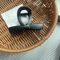 Pinza para el pelo con lazo negro mate para peinados de coleta en fondo elegante - Negro Mate