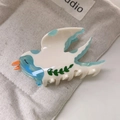 Pinza per capelli a rondine in acetato blu e bianco con motivi floreali eleganti - Rondine Beige