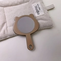 Specchio da trucco a forma di orso bruno in acetato con manico lungo e vetro rotondo - No.3 Specchio a Mano