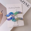 Set di due fermagli per capelli ondulati in acetato con sfumatura di colore iridescente - Multicolore