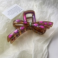 Vintage vlinder haarklem van amberkleurig hars met kleurrijke luipaardprint voor dames - Strik Haarklem - Roze Paars