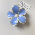 Lichtblauw en crèmekleurig bloem haarspeld met een glanzende afwerking - Blauw