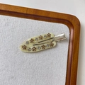 Eleganter cremefarbener Haarclip aus Acetat mit Strassblumen und silberner Entenschnabelklammer - Khaki (Blumen-Strass)