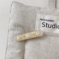Elegant rectangular yellow resin hair clip with white floral motifs and rhinestones - Mermaid Color