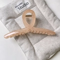 Elegant large jelly-colored hair claw clip in translucent peach for women styling - Crossing Type / Cross Orange