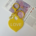 Porte-clés cœur jaune vif avec inscription LOVE 3D et fermoir mousqueton assorti - Jaune