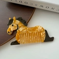 Pettine per capelli a forma di pony in acetato con venature ambra e dettagli marroni - Giallo
