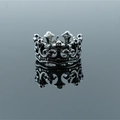 Vintage silver-toned gothic crown ring with fleur-de-lis and skull details in punk style - US 7 / Steel