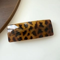 French vintage leopard print acrylic hair clip with a polished tortoiseshell finish - Wide Tortoiseshell