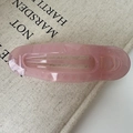 Pince à cheveux bec de canard ovale en résine rose translucide avec texture - Rose (environ 11,5 cm)