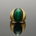 Anello in acciaio inossidabile dorato con una grande pietra ovale verde occhio di gatto - US 7 / Verde