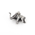 Colgante de elefante vintage en acero de titanio con texturas grabadas y detalles finos - Colgante Únicamente (Sin Cadena)