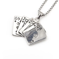 Vintage μενταγιόν πόκερ royal flush σε αντικέ ασημί φινίρισμα για άνδρες - Μεγάλο Μενταγιόν Με Αλυσίδα Box