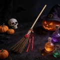 Handgefertigter Hexenbesen mit natürlichen Kristallen und roter Blume für Halloween - Zweigbesen Bambusstab Band Glocke Stil