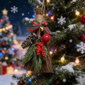 Colgante mini escoba de Navidad con piñas y bayas en una rama de árbol nevada - 17*8cm / Lazo Colorido