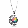 Collana con ciondolo a luna e gemma arcobaleno, motivo traforato argento stile vintage - Stile Puntinato Arcobaleno
