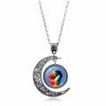 Collana luna crescente arcobaleno con motivo traforato argento e ciondolo in vetro - Stile Motivo Pugno LGBTQ