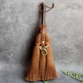 Mini escoba de bruja wicca con colgante de dragón y pequeña campana decorativa - Dragón Volador