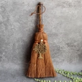 Mini escoba Wicca con mango de bambú y colgante de árbol de la vida en bronce - Árbol de la Vida Grande