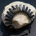 Serre-tête gothique avec cristaux noirs et lune en bronze sur pierre naturelle - Obsidienne Fil Noir Serre-tête Noir Lune Bronze