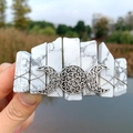 Detail of bohemian triple moon hair clip with white marbled stones and silver filigree - White Turquoise & Triple Moon