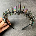 Schwarze Aura-Quarz Wicca-Krone mit Mondsichel und Pentagramm auf einem Metall-Haarreif - Irisierender Kleiner Dreifachmond