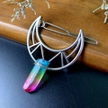 Fermaglio per capelli a luna con cristallo arcobaleno e design a mezzaluna in metallo argento - Fermaglio Traforato / Rosa e Verde