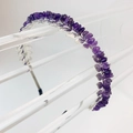 Cerchietto fatto a mano con cristalli viola e foglie d'argento su espositore bianco - Foglia d'Argento Cristallo di Ametista