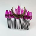 Dettaglio del pettine per capelli con cristalli viola e decorazione a luna in bronzo - Viola Stile Tre